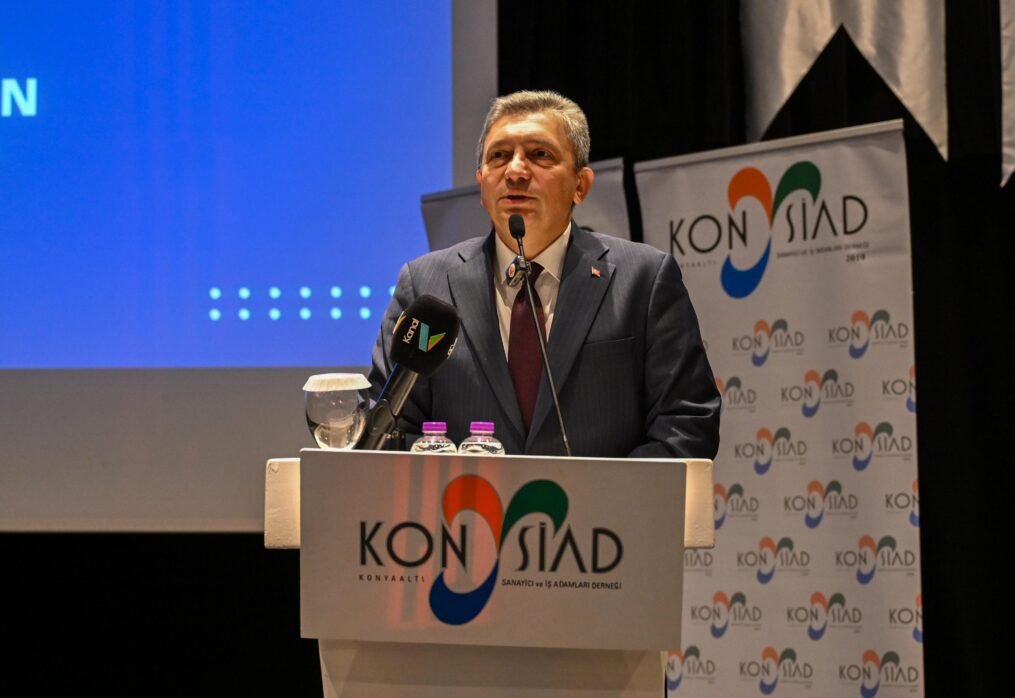 KONYSİAD’da yeni dönem Vali Şahin ile açıldı.